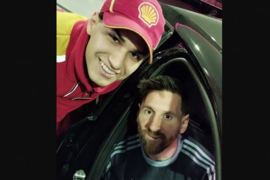 Messi fue a cargar nafta de madrugada y un playero estalló de felicidad