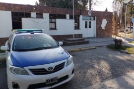 Denuncian a un barbero por abuso sexual y lo golpean