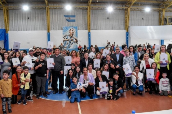 El Municipio entregó 30 viviendas a familias de la ciudad