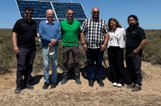 Provincia garantiza energía eléctrica en Punta Loma mediante tecnología solar