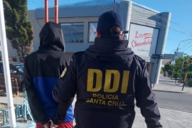 Detienen a un hombre por daños y amenazas calificadas