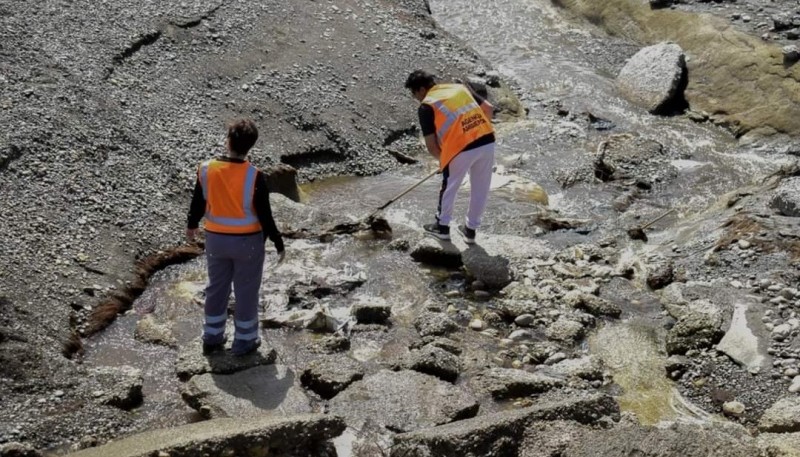 La Municipalidad de Río Gallegos actuó ante la contaminación por desechos en la costanera 