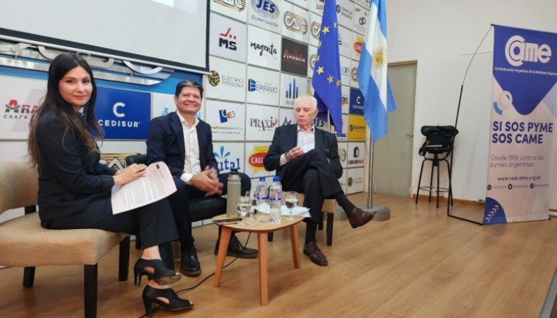 Rusen, González y Bouille en la inauguración del proyecto.