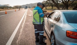 Verano y seguridad vial: qué pueden pedirte y qué no en un control en la ruta