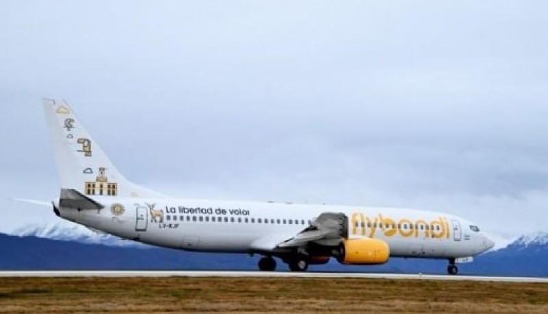 Destacan incremento de vuelos de la línea aérea Flybondi hacia la provincia