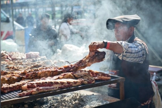 Prender la parrilla para Navidad y Año Nuevo, una misión cada vez más complicada