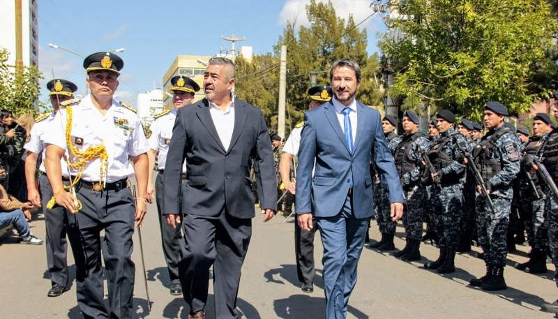 La Policía de Chubut conmemoró su 67º aniversario con un imponente acto