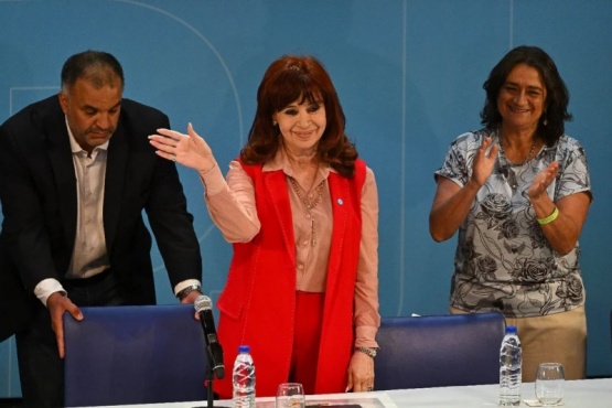 Cristina Kirchner denunció que el caso Kueider está vinculado a 