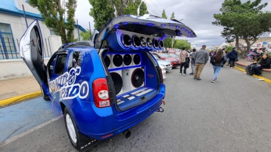 Los autos tunning se sumaron al Aniversario con una mega Expo