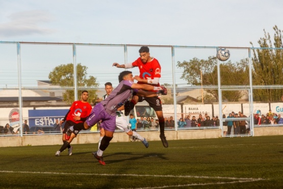 En un partido parejo, el Albiverde fue un poco más. (Foto: CG)