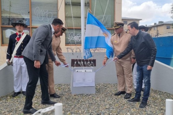 Pablo Grasso inauguró un monumento alusivo de la Prefectura Naval Argentina