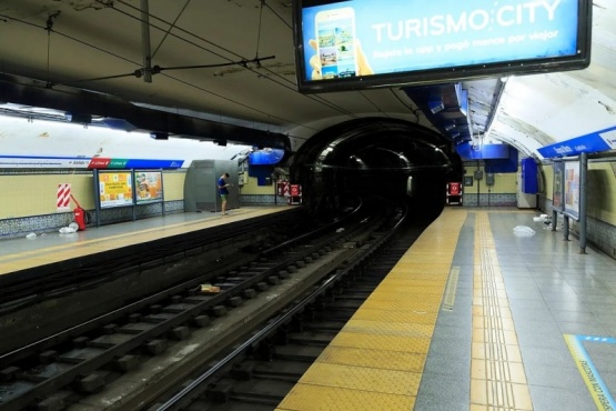 Quieren borrar a Rodolfo Walsh de la estación Entre Ríos de la Línea E