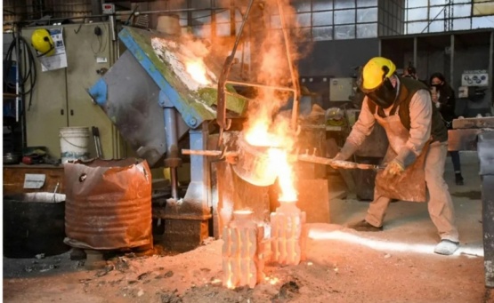 Industria Pyme: la actividad creció mensualmente por cuarto mes