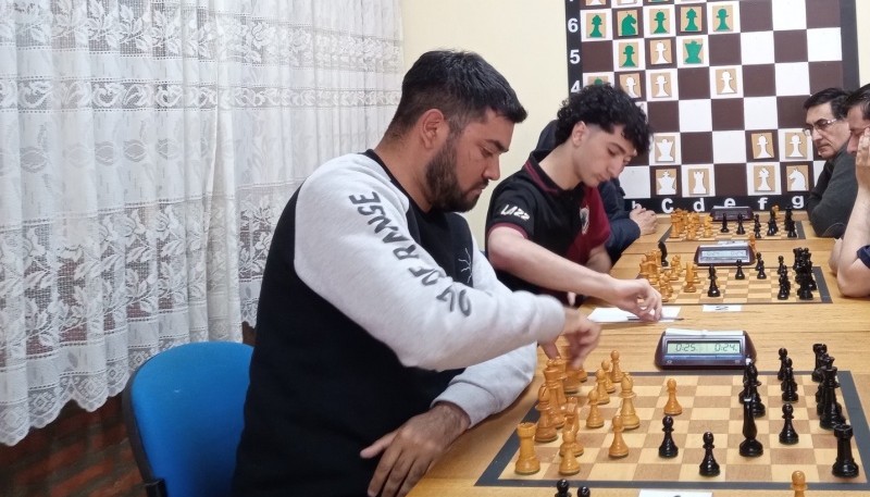 Invicto y en lo más alto de la tabla terminó el riogalleguense. (Foto: ADAR)