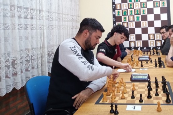 Invicto y en lo más alto de la tabla terminó el riogalleguense. (Foto: ADAR)