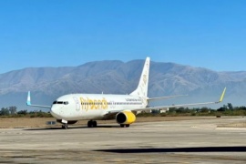 Un avión de Flybondi sufrió el apagón de un motor en pleno vuelo a Bariloche