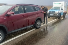 Un vehículo fue alcanzado por un rayo en plena ruta