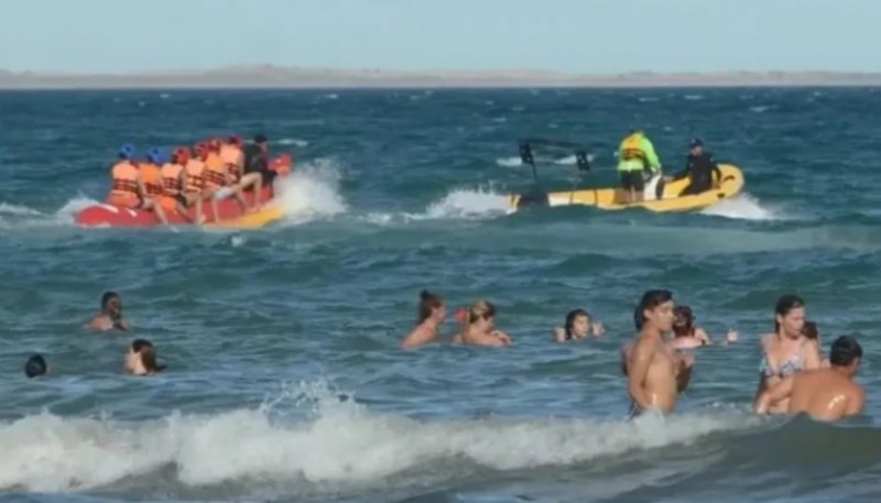 Un joven quedó atrapado en la hélice de la “banana” y sufrió graves cortes en las piernas