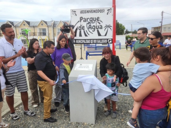 Se realizó el acto de descubrimiento de placa del Parque de Agua