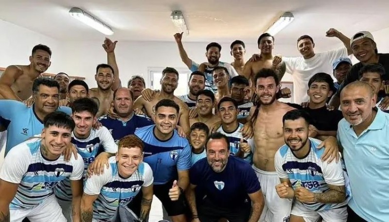 El festejo del equipo dirigido por Jorge Lencina. 