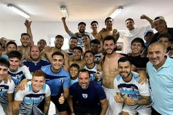 El festejo del equipo dirigido por Jorge Lencina. 