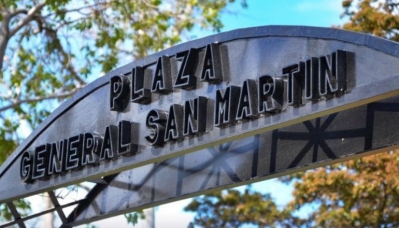 Un menor en teparia intensiva tras electrocutarse en la Plaza San Martín 