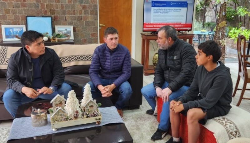 Vidal se reunió con jinetes que representarán a Santa Cruz en Jesús María 2025