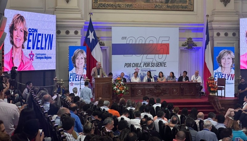 RN proclama a Evelyn Matthei como candidata presidencial