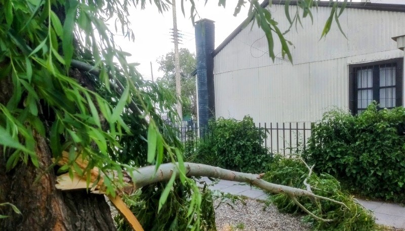 Volvió la luz tras casi tres horas de corte