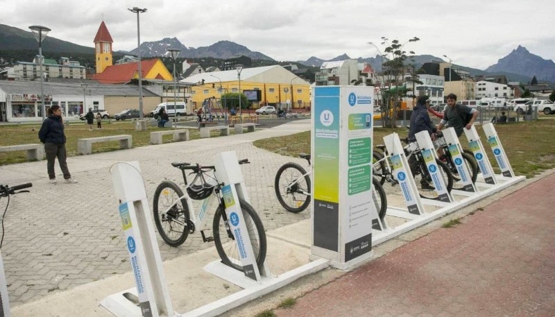 Ya están en funcionamiento las estaciones de bicicletas eléctricas