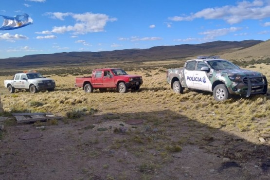 Rescatan a tres hombres que estaban varados en Estancia El Dorado