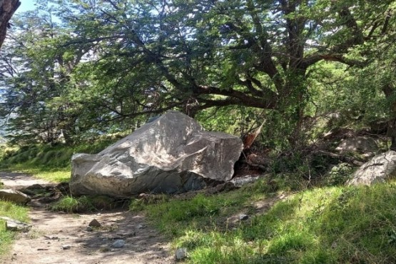 Peligro en el Paredón de los Cóndores por desprendimiento de rocas