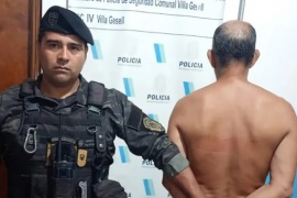 Detuvieron a un hombre mientras violaba al perro de su exnuera