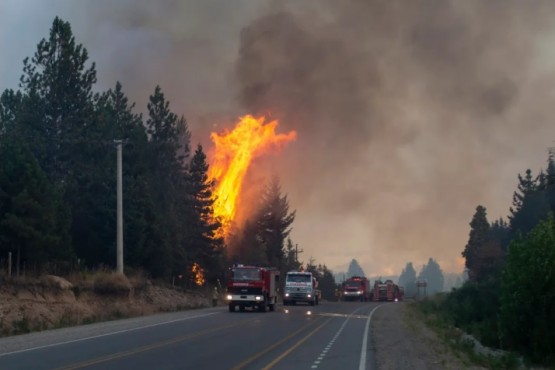 Incendio en El Bolsón: 1600 hectáreas afectadas y zonas evacuadas