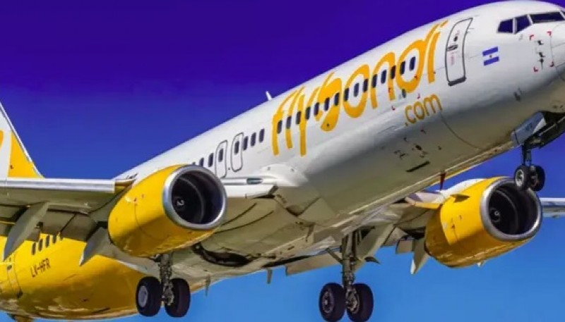 Multa de 300 millones de pesos para Flybondi por cancelación de vuelos