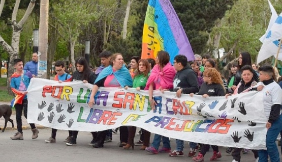 El colectivo LGTBIQ+ marcha en todo el país