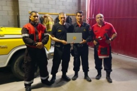 Entrega de equipamiento a los cuarteles de bomberos de la provincia