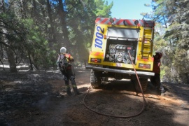 Gran operativo para sofocar los incendios en la cordillera