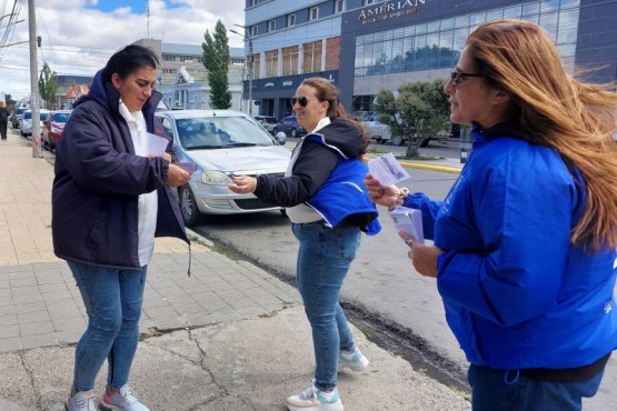 Promocionan la propuesta académica de la UARG en el centro de Río Gallegos