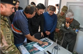 Petri supervisó el trabajo de las FFAA en los incendios de la Patagonia