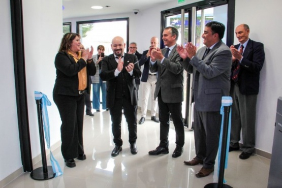 Inauguración de nueva sede del Banco Santa Cruz