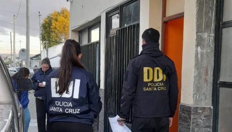 Allanamientos y secuestro de vehículo en El Calafate por robo en Río Gallegos 