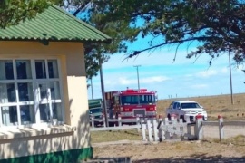 Bomberos sofocaron principio de incendio en una casa del Regimiento de Caballería