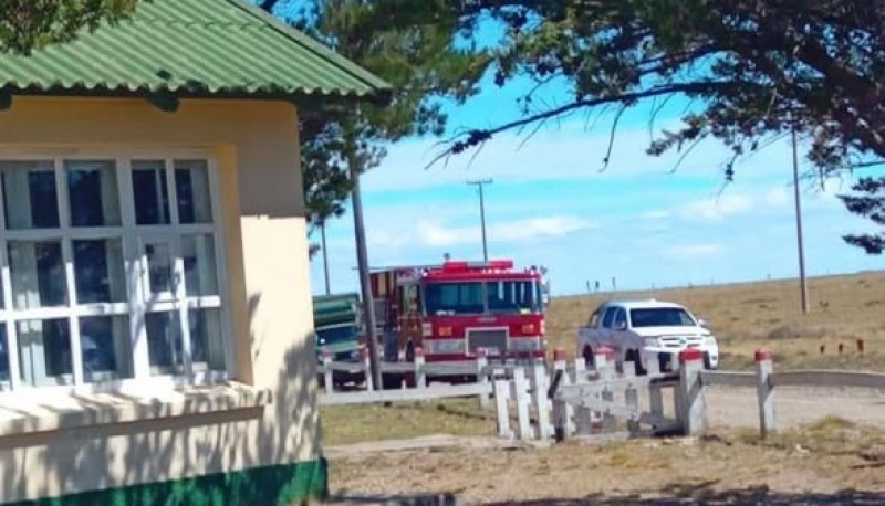 Bomberos sofocaron principio de incendio en una casa del Regimiento de Caballería 