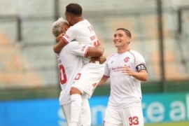 Barracas Central derrotó a Newell’s y amargó el debut de Fabbiani como entrenador