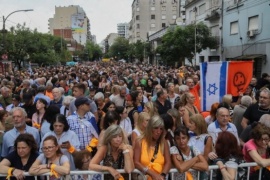 Multitudinario acto de la comunidad judía en medio del duelo por la familia Bibas