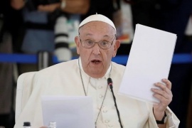 "El estado del Papa sigue siendo crítico, pero estable"