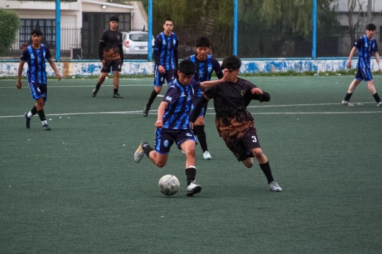 Mañana, después de las 21:00, estarán jugando en la Pino Talleres y La Kuadra. (Foto: Liga Barrial RG)