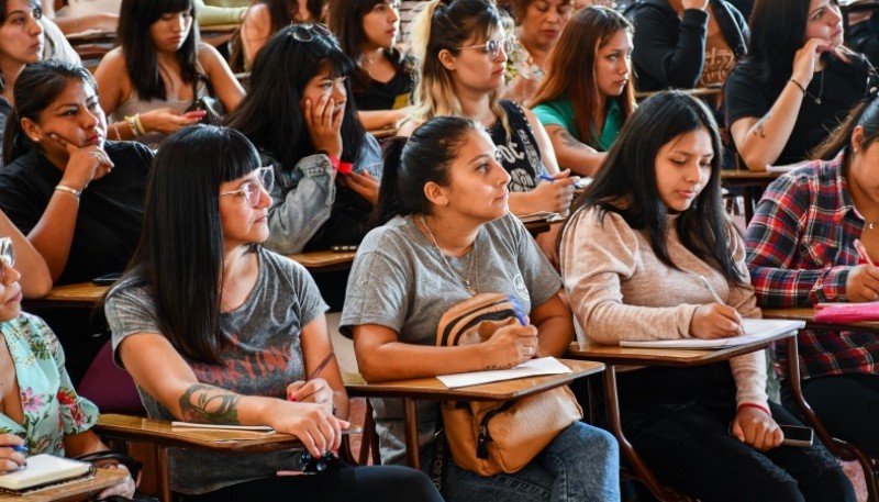 Provincia acompaña a la Universidad del Chubut en la modernización del sistema de inscripciones