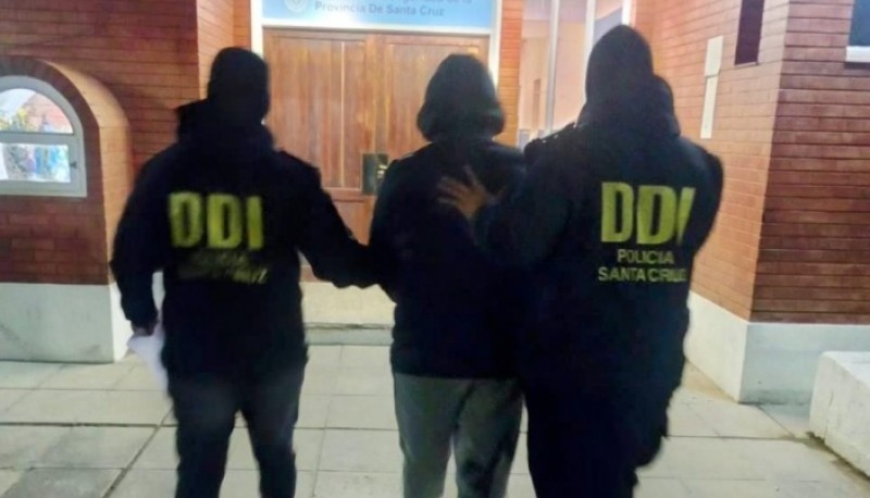 Dos detenidos por presunto homicidio: Secuestro de armas, drogas y elementos robados 